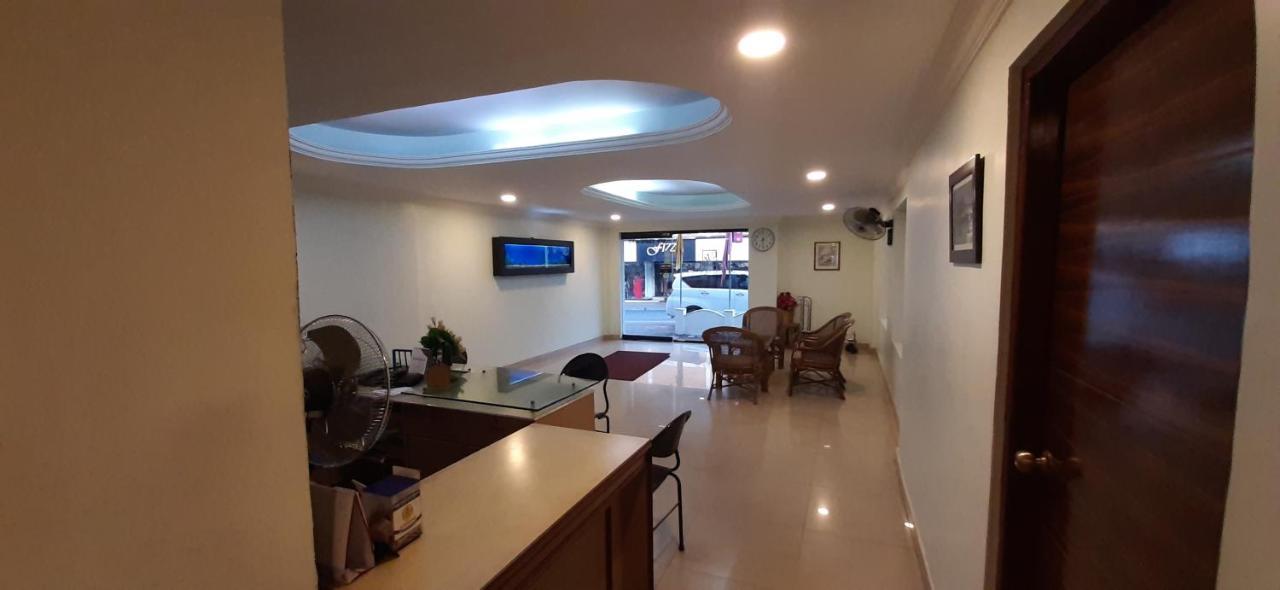 Madaparambil Residency Alwaye Ngoại thất bức ảnh
