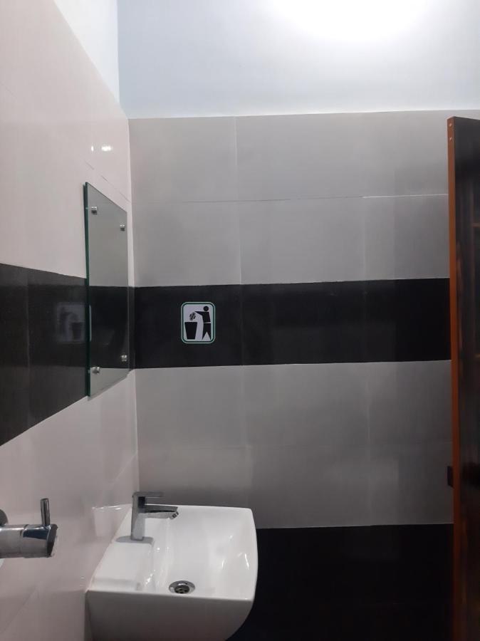 Madaparambil Residency Alwaye Ngoại thất bức ảnh