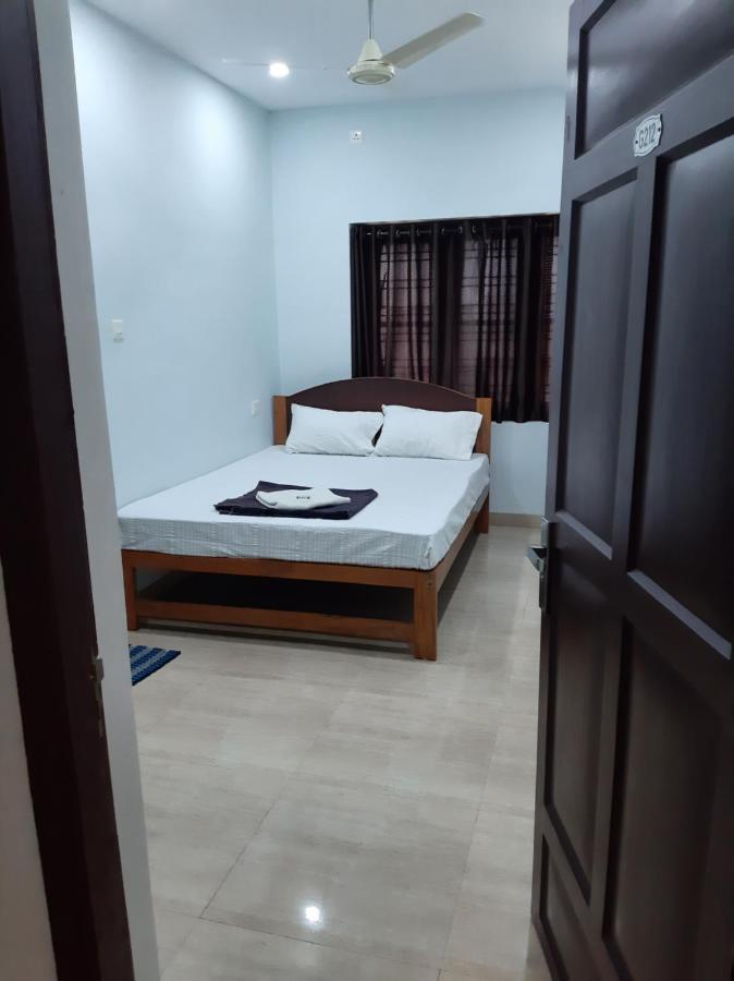 Madaparambil Residency Alwaye Ngoại thất bức ảnh