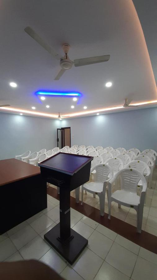 Madaparambil Residency Alwaye Ngoại thất bức ảnh