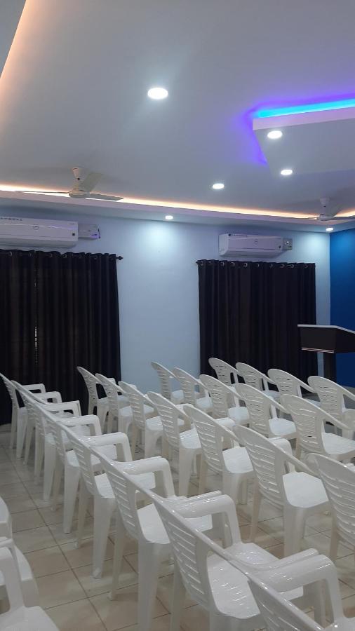 Madaparambil Residency Alwaye Ngoại thất bức ảnh