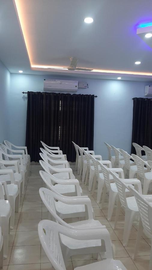 Madaparambil Residency Alwaye Ngoại thất bức ảnh