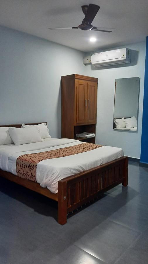 Madaparambil Residency Alwaye Ngoại thất bức ảnh