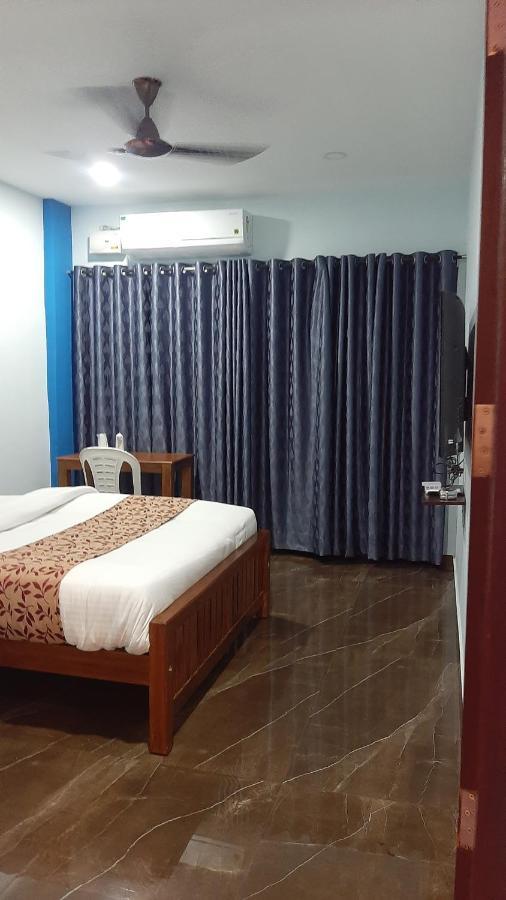 Madaparambil Residency Alwaye Ngoại thất bức ảnh