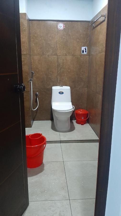 Madaparambil Residency Alwaye Ngoại thất bức ảnh