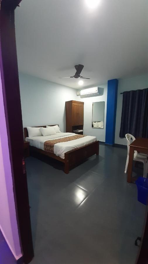 Madaparambil Residency Alwaye Ngoại thất bức ảnh