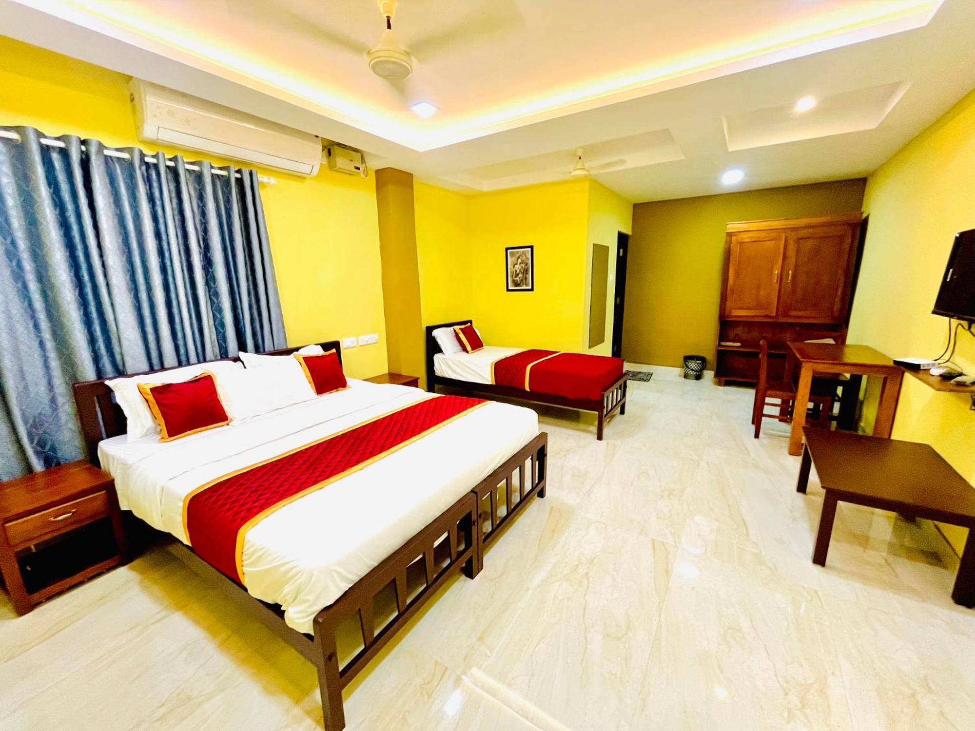 Madaparambil Residency Alwaye Ngoại thất bức ảnh