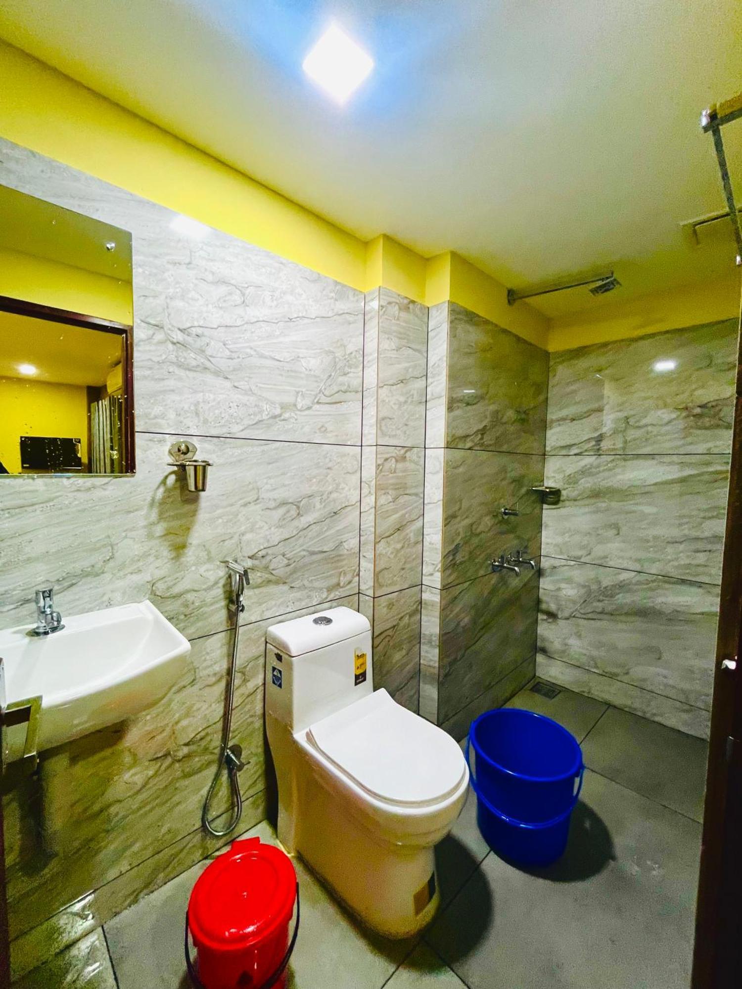 Madaparambil Residency Alwaye Ngoại thất bức ảnh