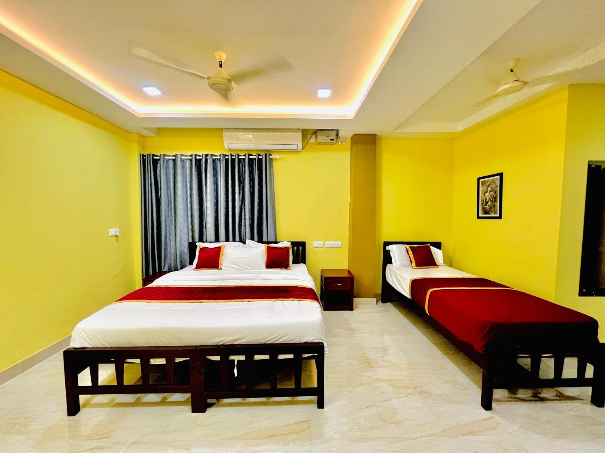 Madaparambil Residency Alwaye Ngoại thất bức ảnh